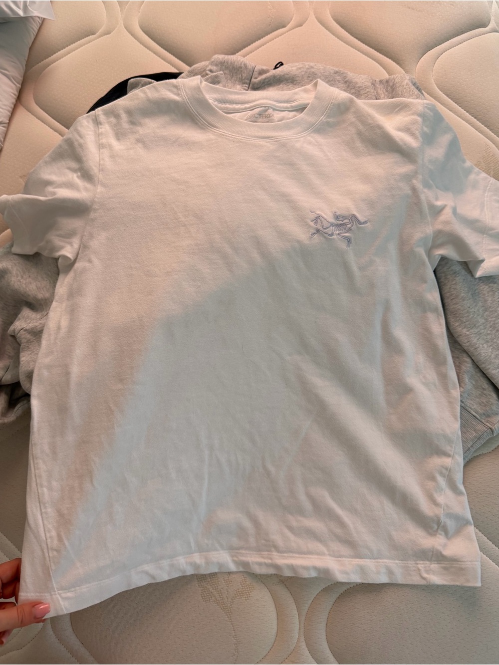 Woman’s Arc’teryx White T-Shirt Small